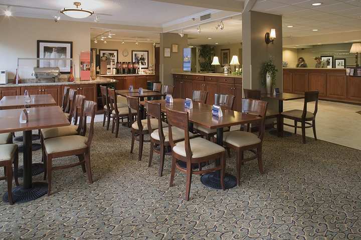 Hampton Inn Atlanta-Northlake Tucker Restaurant photo
